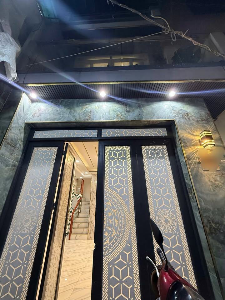 Nhà cho thuê Nguyễn Tri Phương 100m² giá chỉ 16 triệu - Full nội thất đẹp mắt!