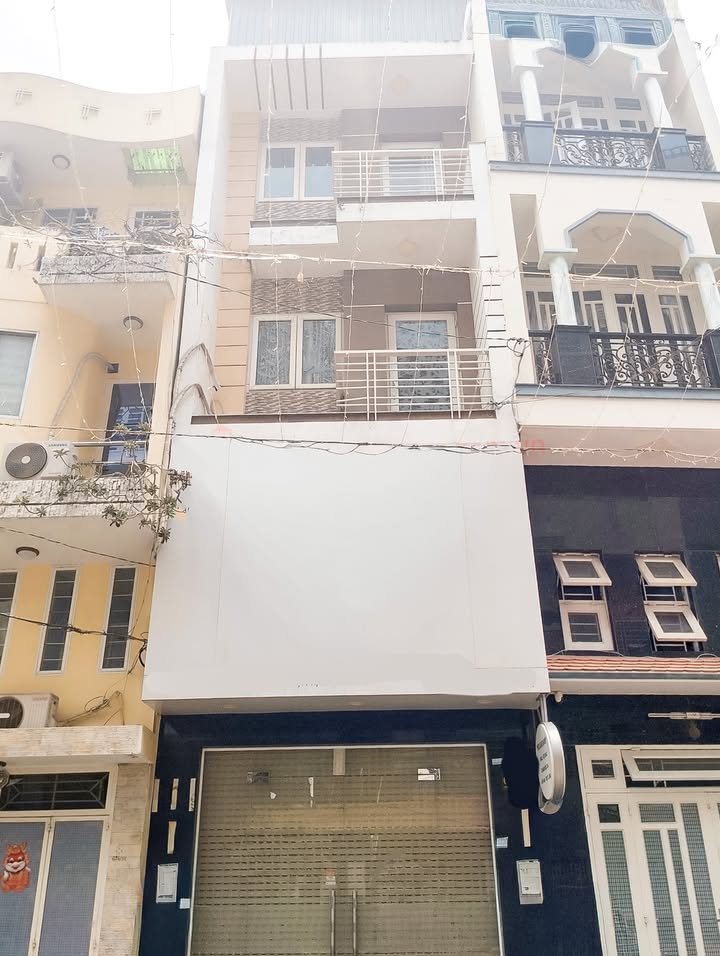 Nhà cho thuê Cách Mạng Tháng 8, Quận 10 - Diện tích 40m², Trống suốt, Sẵn sàng vào ở!