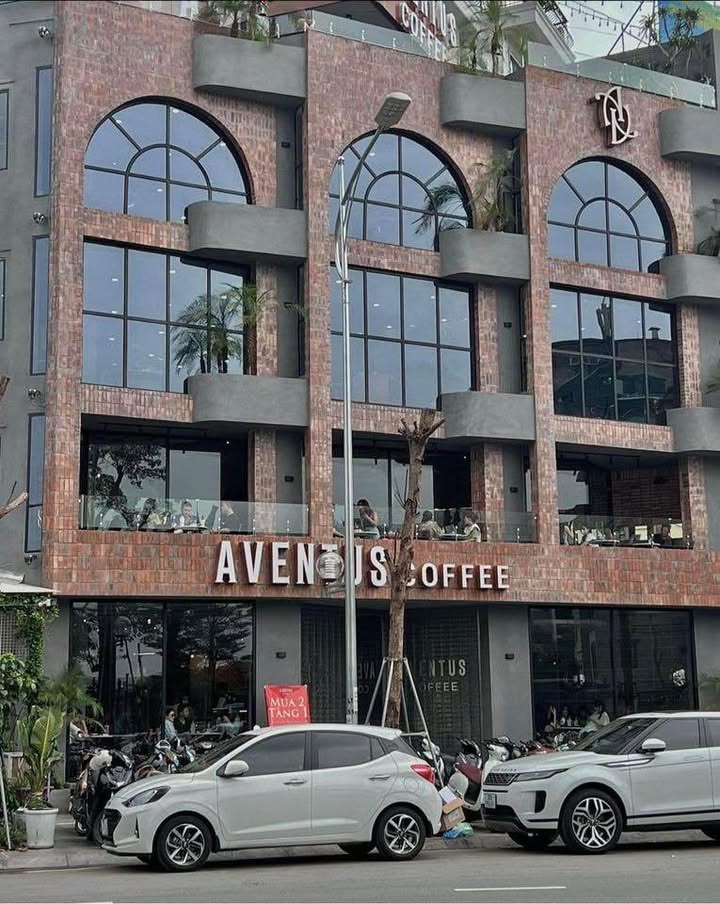 Nhà phố cho thuê Hoàng Quốc Việt – Cầu Giấy 160m² - Vị trí đắc địa, thiết kế hiện đại!