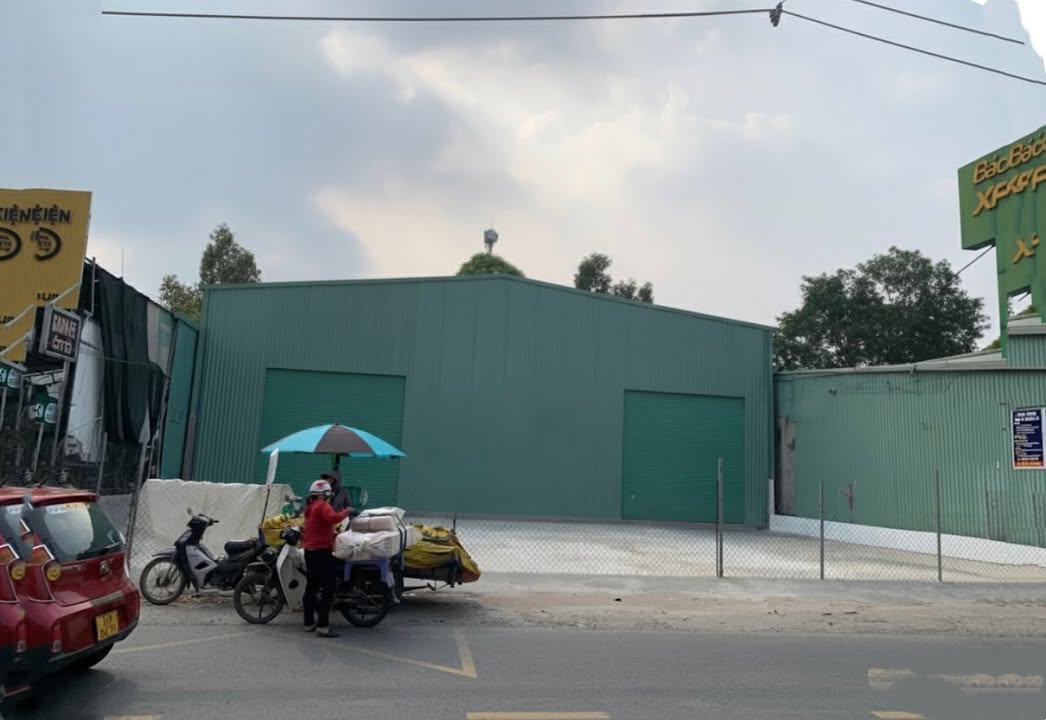 Cho thuê mặt bằng 2 mặt tiền Đỗ Xuân Hợp, Thủ Đức 741m² - Kinh doanh đa ngành nghề!