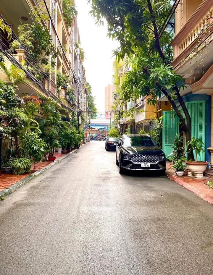 Nhà Hoàng Quốc Việt 60m² giá 11 tỷ - Phân lô, ô tô vào tận nhà!