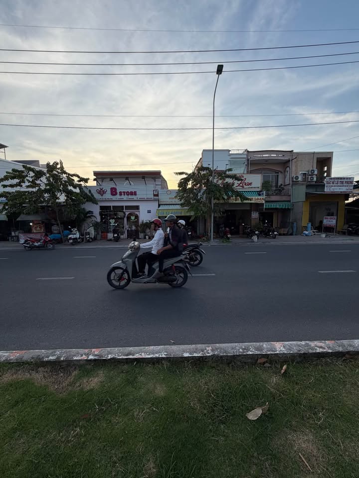 Nhà cấp 4 đường Phạm Hữu Lầu Đồng Tháp 84m² - Mặt tiền đẹp, phù hợp kinh doanh!