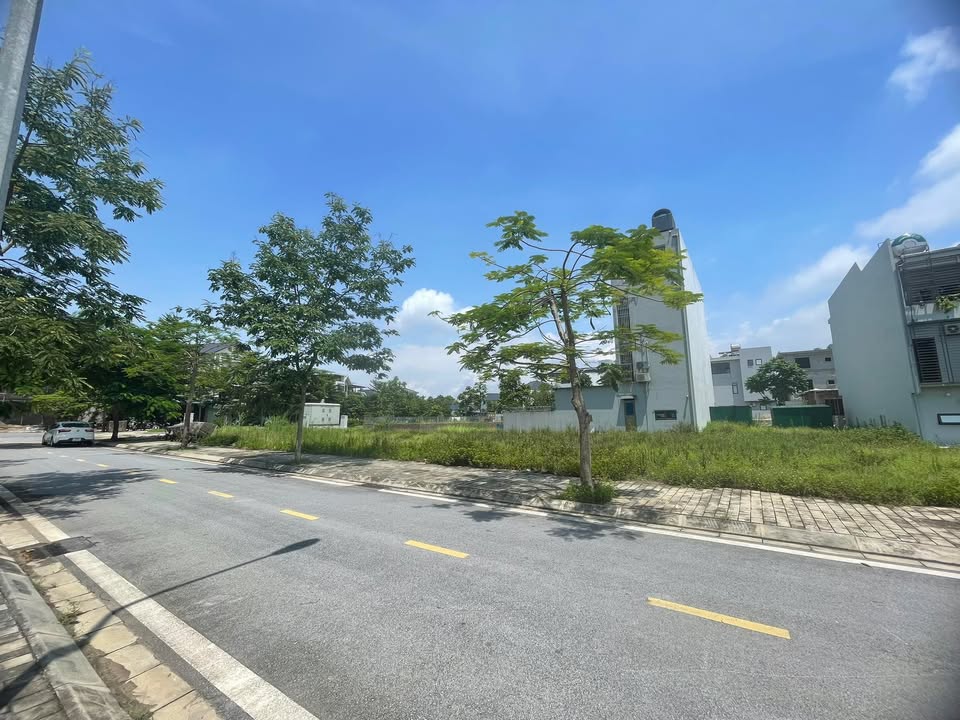 Đất KĐT Lạc Ngàn, Việt Trì 90m² giá 5 tỷ - Phong thủy tốt, dễ xây dựng!