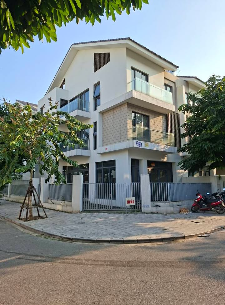 Bán biệt thự góc An Vượng Dương Nội 180m² giá 4x tỷ - Nhà góc thoáng, gần công viên!