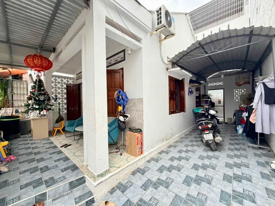 Bán đất tặng ngôi nhà Vĩnh Hải Nha Trang 108m² giá 6.5 tỷ - Vị trí đắc địa gần biển!