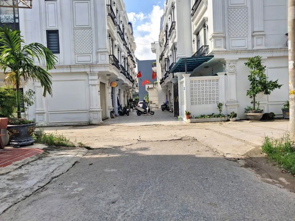 Đất nền lô góc 417m² tại Chung cư Quỳnh Hoàng, Nam Sơn - Giá chỉ 30 triệu/m²!