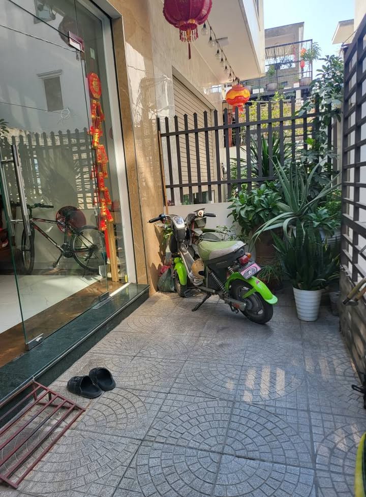 Nhà 4 tầng tại Khu đô thị ICC Lạch Tray 56m² giá 4.6 tỷ - Gần tiện ích đầy đủ!