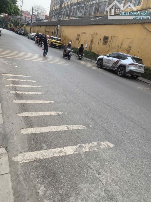 Nhà 3 tầng mặt đường Trần Lựu, Bắc Ninh 61m² - Kinh doanh nhộn nhịp!