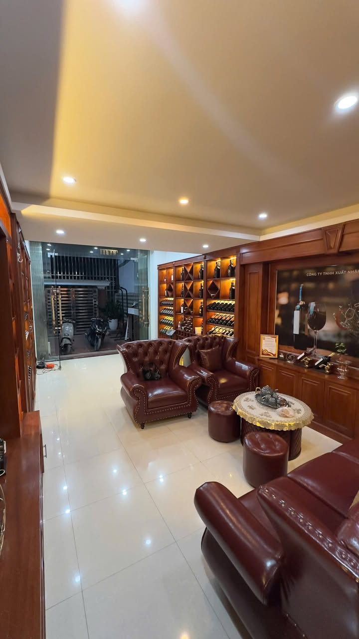 Nhà phố Ngô Quyền Hải Phòng 74m² giá 5.4 tỷ - Sẵn sàng vào ở ngay!