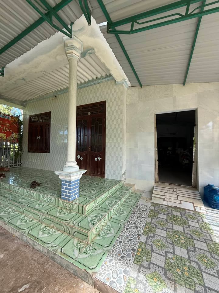 Lô đất 403,1m² tại xã Hàm Đức, giá chỉ 650 triệu - Nhà cấp 4 mới, rộng rãi!