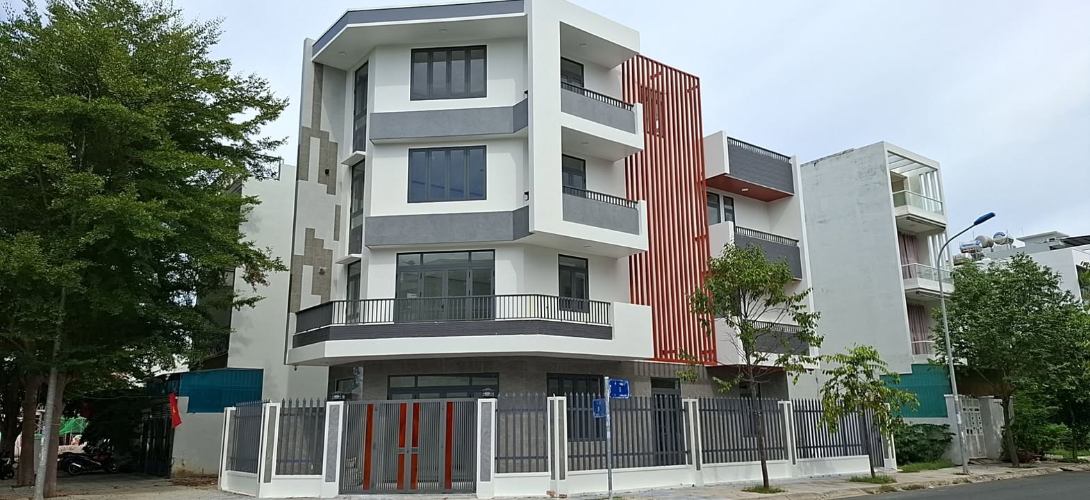 Nhà góc 2 mặt tiền KĐT ABT Nam Nha 160m² giá 18 tỷ - Cơ hội đầu tư tuyệt vời!