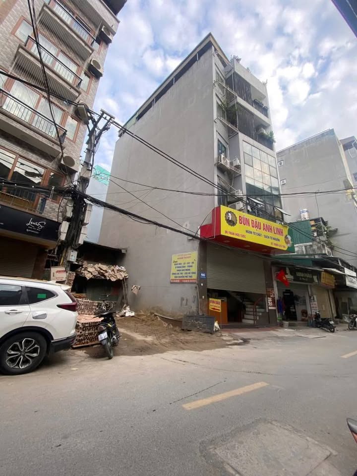 Bán gấp FrontHouse Trần Hữu Tước 147m² giá 63 tỷ - Kinh doanh đắc địa!