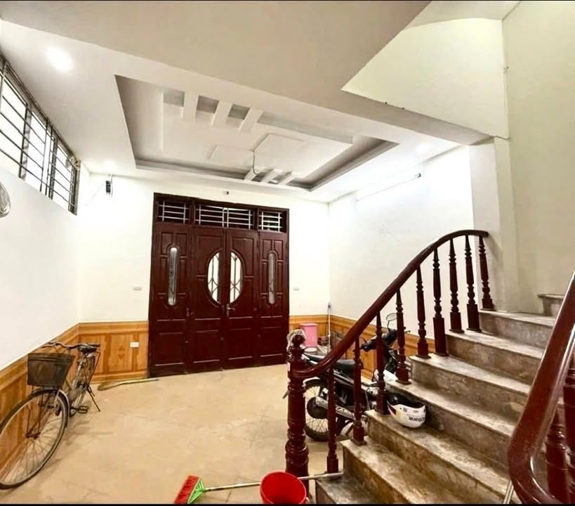 Nhà mặt ngõ thông ô tô Định Công Thượng 45m² giá 9.5 tỷ - Kinh doanh đắc địa!