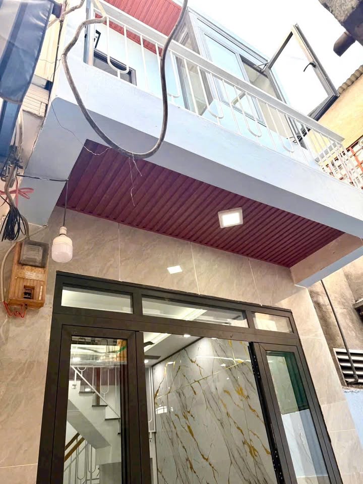 Nhà lầu 2 tầng đường Trung Mỹ Tây 5, Q12 - Sổ hồng riêng, chỉ 2.65 tỷ!