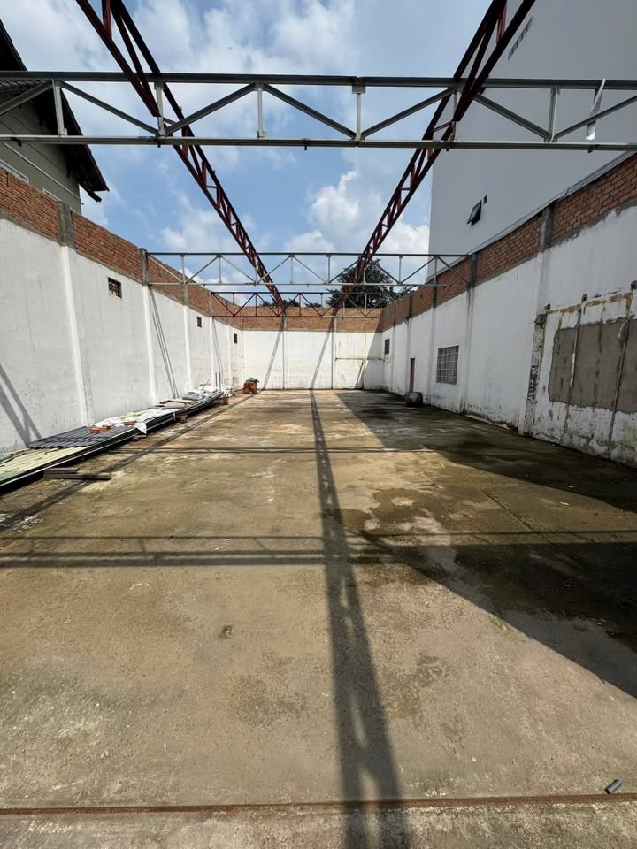 Cho thuê mặt bằng kinh doanh tại phường Tân Phong, Biên Hòa - Diện tích 300m², Giá 18 triệu/tháng - Không giới hạn ngành nghề!