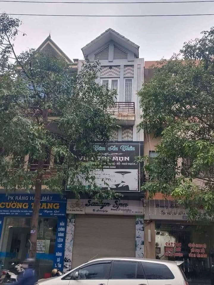Nhà mặt đường Thanh Niên, Cẩm Phả 60m² giá 5.8 tỷ - Kinh doanh thuận lợi!