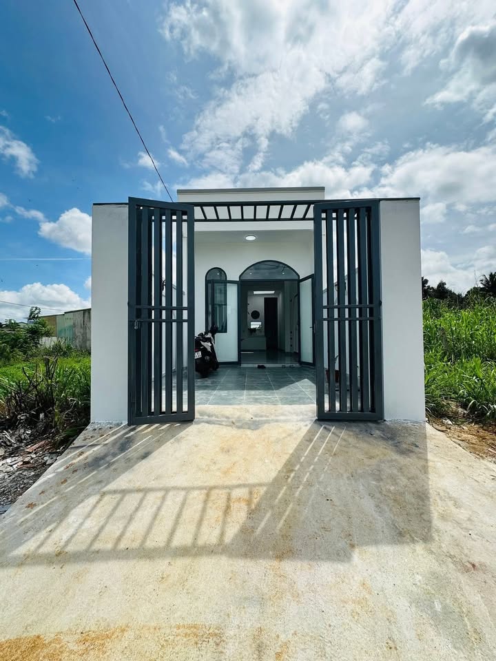 Nhà hẻm Dương Minh Châu, Pleiku 96m² giá 1 tỷ - Tiện ích bao quanh tuyệt vời!