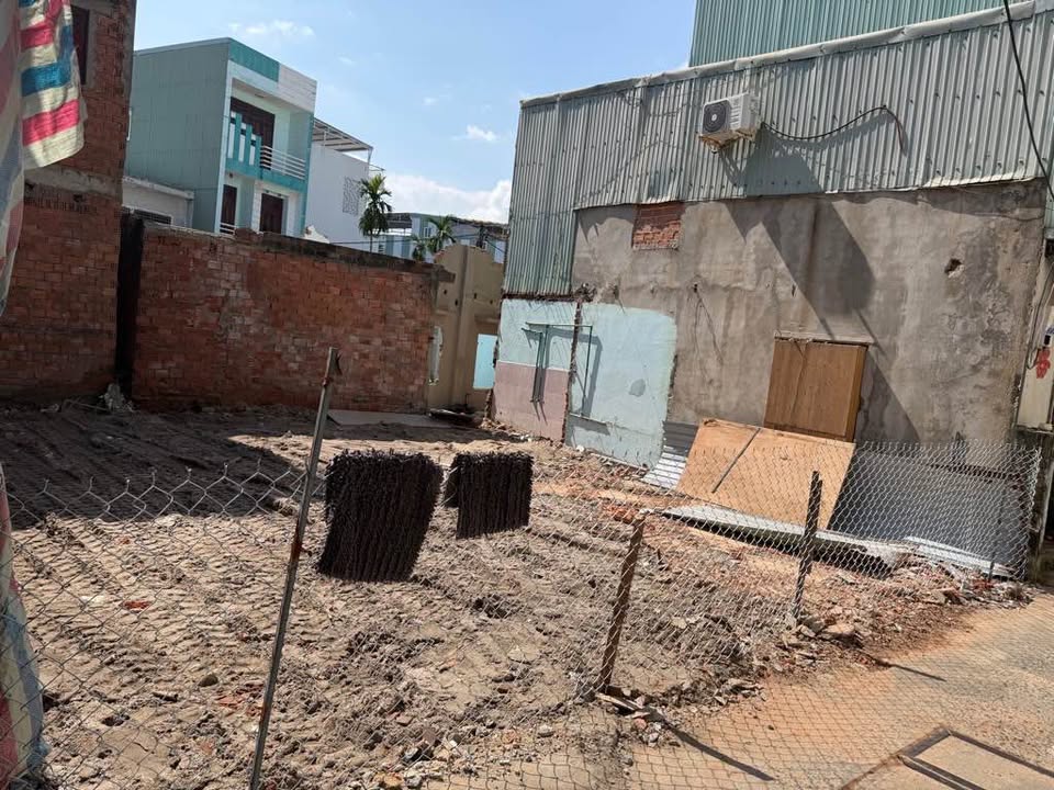 Đất Phạm Cự Lượng, Sơn Trà 70m² giá 5 tỷ - Vị trí đắc địa, thuận lợi di chuyển!