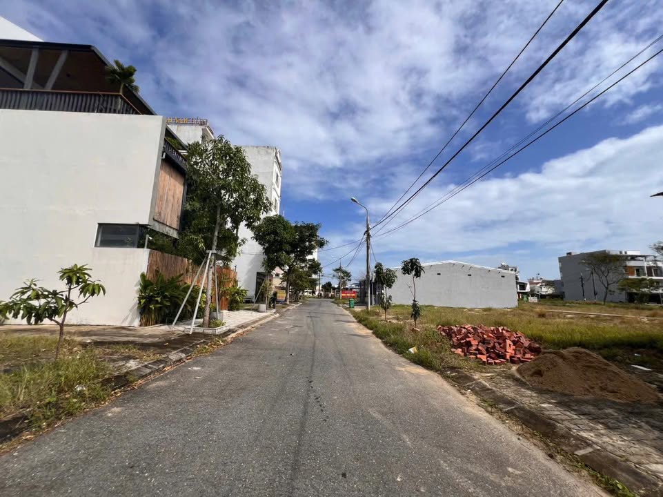 Bán đất biển Tân Trà Ngũ Hành Sơn 80m² giá 5.5 tỷ - Cách biển chỉ 150m!