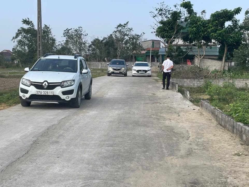 Đất nền Nghi Lộc 200m² giá 1.9 tỷ - Đường rộng ô tô tránh nhau