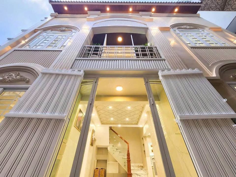 Nhà đẹp Huỳnh Tấn Phát Quận 7 52m² giá 6.6 tỷ - Full nội thất cao cấp!