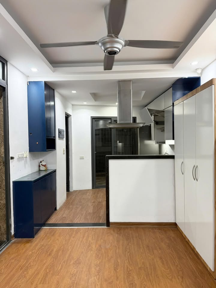 Căn hộ cho thuê Ngõ 285 Thanh Nhàn, Hai Bà Trưng 5 triệu - Full nội thất, tiện nghi