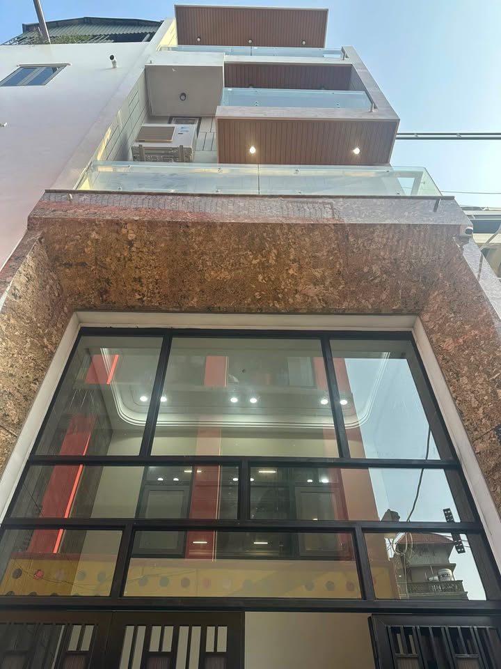 Nhà phố Hồng Tiến Long Biên 86m² giá 35 tỷ - Siêu phẩm 8 tầng thang máy full nội thất!