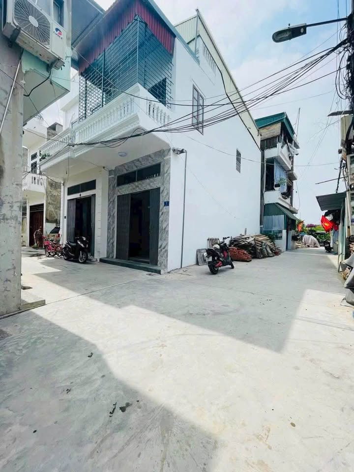 Nhà 2 tầng lô góc Tân Bình, Hải Dương 45m² giá 2.2 tỷ - Không thể bỏ lỡ!