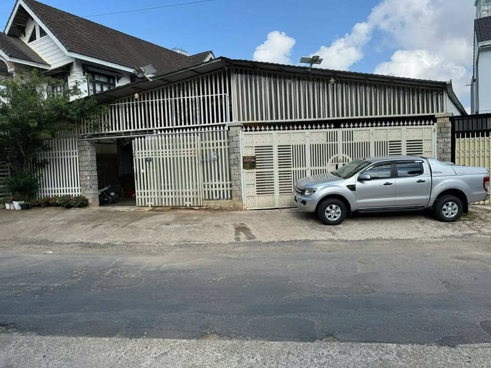Kho/xưởng mặt tiền đường Cao Thắng, Đà Lạt 300m² giá 15.2 tỷ - Đầu tư sinh lời ngay!