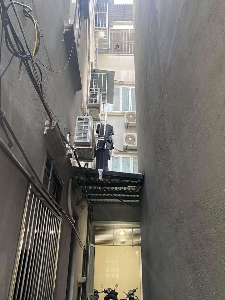 Nhà nguyên căn 63 Bằng Liệt, Hoàng Mai 4 tầng giá 6.5 triệu - Phù hợp cho hộ gia đình!