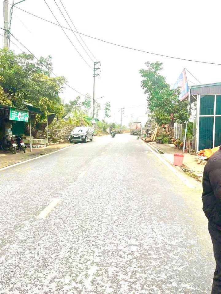 Đất nền Vàng Danh, Uông Bí 120m² giá 300 triệu - Cần bán gấp!