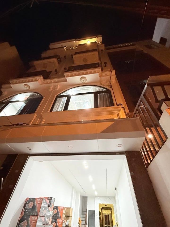 Bán nhà mặt phố Tam Trinh 38m² giá thỏa thuận - Mặt tiền đẹp, kinh doanh sầm uất!