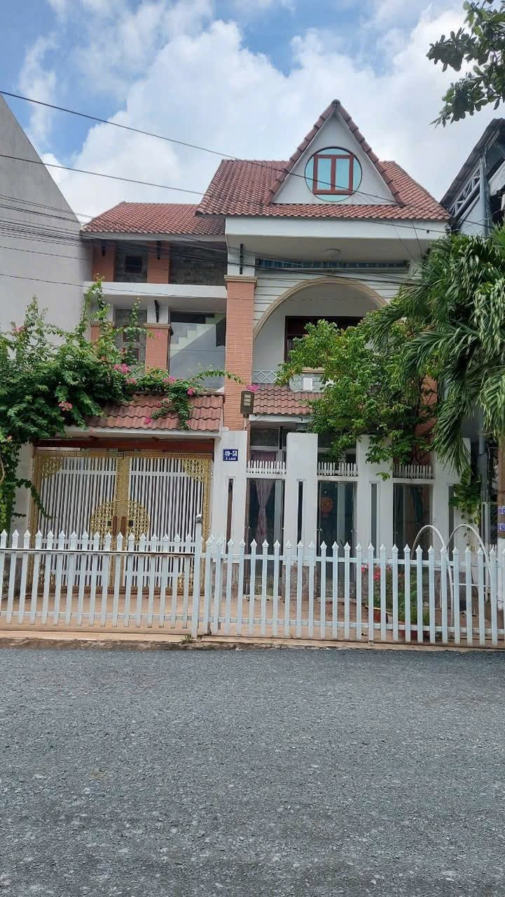 Nhà 2 tầng đường Ỷ Lan, Bình Khánh, Long Xuyên 144m² - Sẵn sàng vào ở!