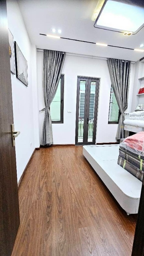 Nhà riêng Mai Dịch Cầu Giấy 50m² giá 13 tỷ - Kinh doanh lý tưởng, vị trí vàng!