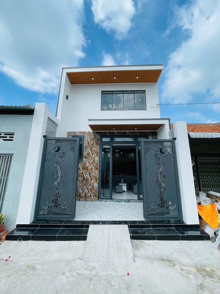 Nhà đẹp hoàn thiện phường Trung An, Mỹ Tho 71,2m² giá 1,68 tỷ - Tặng nội thất cao cấp!