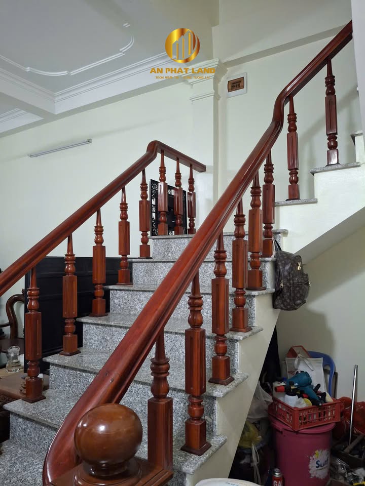 Nhà 3 tầng đường Phạm Hồng Thái, Đông Thành, 87m² giá 8 tỷ - Vị trí trung tâm tiện ích!