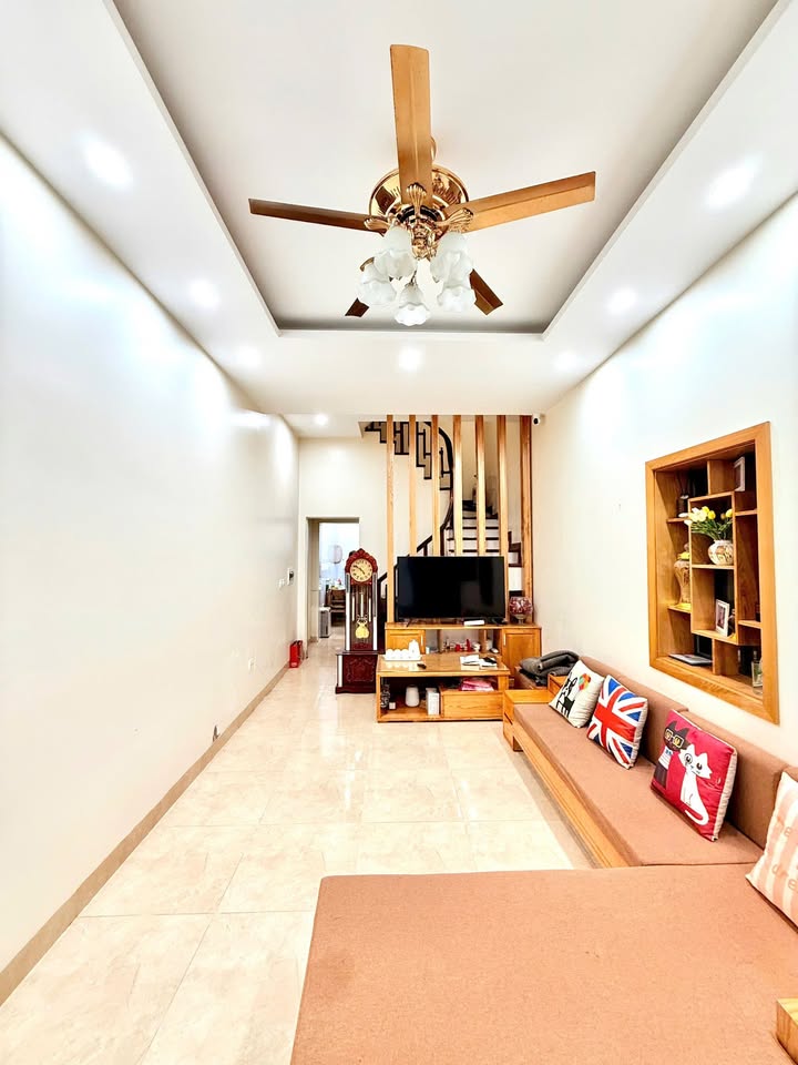 Nhà riêng Bùi Xương Trạch - Thanh Xuân 71m² giá 13.3 tỷ - Ô tô đỗ cửa, gần phố Vũ Tông Phan!