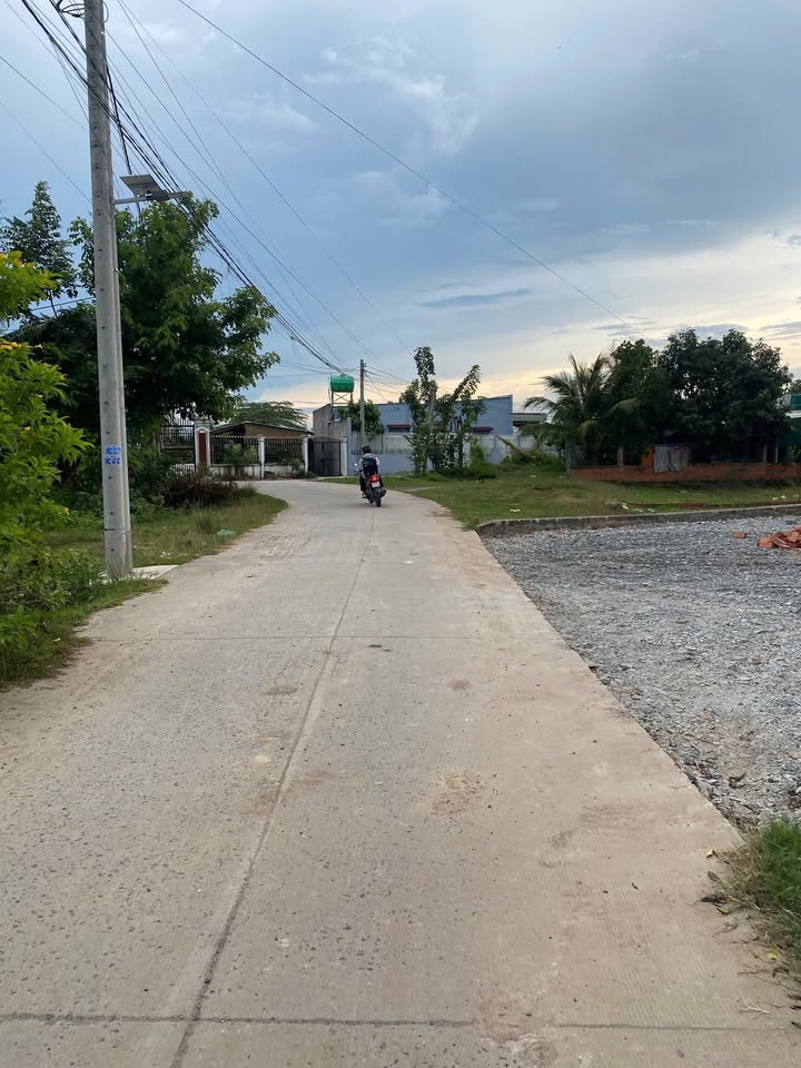 Đất lúa Hòa Khánh Tây, Đức Hòa, Long An 1400m² giá 1.2 tỷ - Đầu tư sinh lời!