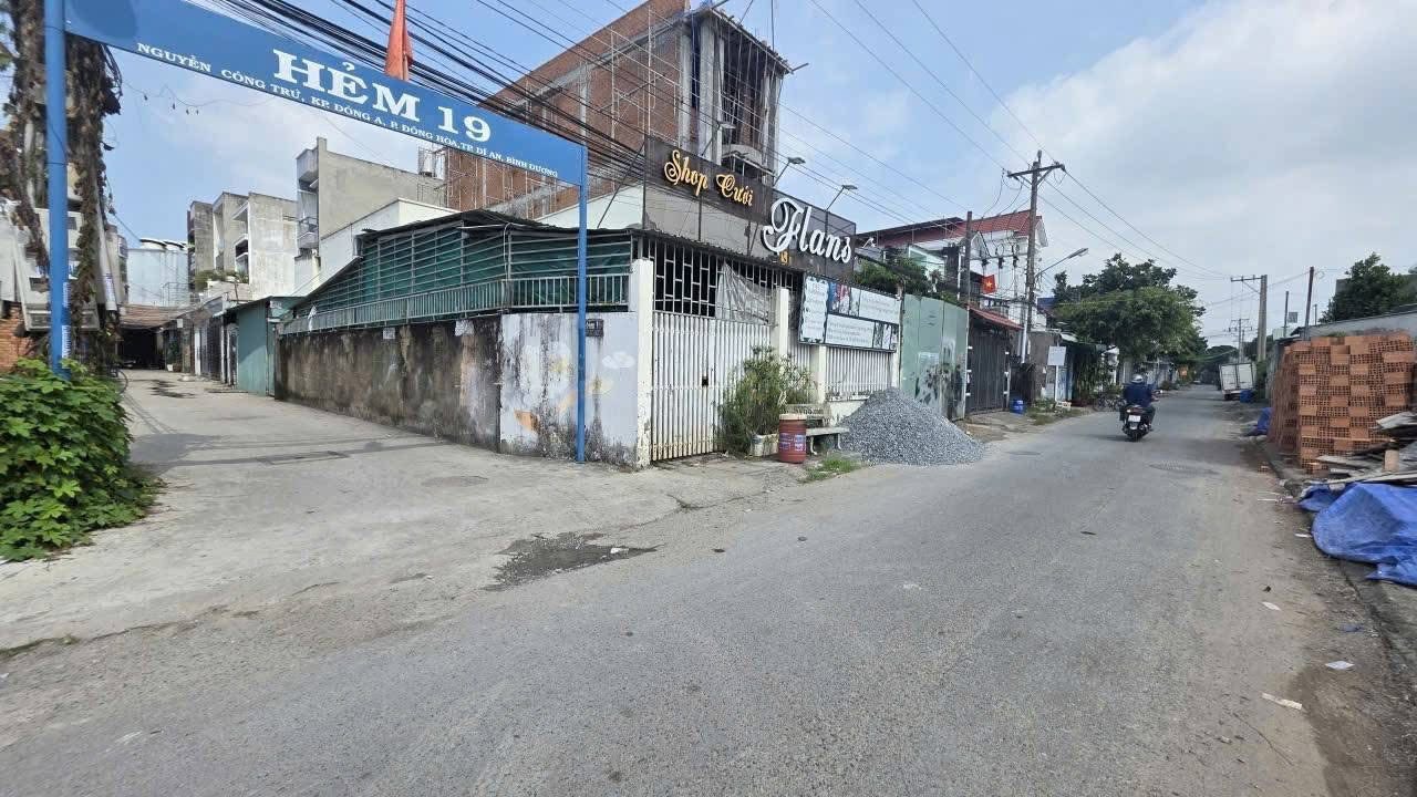 Đất nền góc 2 mặt tiền đường Nguyễn Công Trứ, 200m² giá 8 tỷ - Cơ hội đầu tư hấp dẫn!