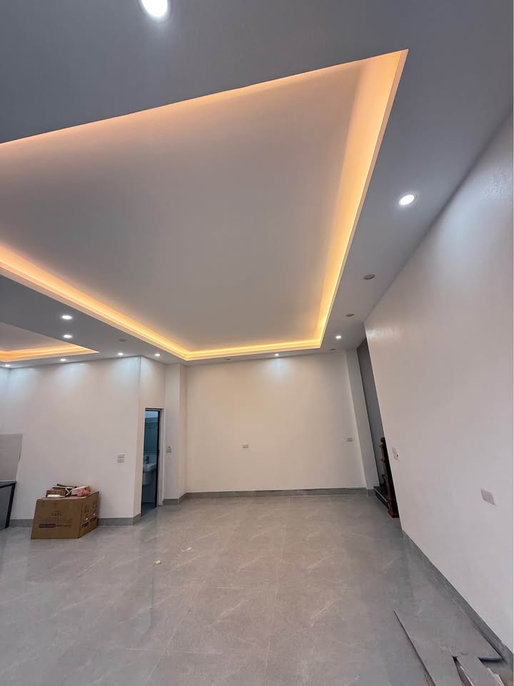 Nhà 3 tầng mặt đường Trần Phú, TP Yên Bái - Kinh doanh đỉnh cao, giá chỉ 3.2 tỷ!