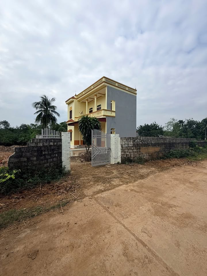 Nhà 2 tầng Thạch Sơn 240m² giá 700 triệu - Cần bán gấp!