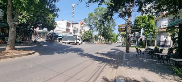 Đất mặt tiền khu dân cư Tứ Hải Dĩ An 100m² giá 4.5 tỷ - Cơ hội đầu tư lý tưởng!