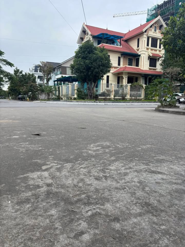 Bán căn villa Bãi Cháy Hạ Long 538,5m² - Cơ hội sở hữu biệt thự giá tốt!