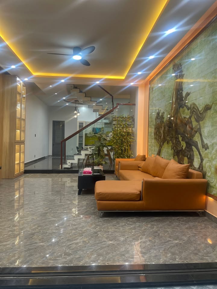 Nhà mặt tiền Huy Cận, Đà Nẵng 70,2m² giá 10,8 tỷ - Kinh doanh siêu đỉnh!