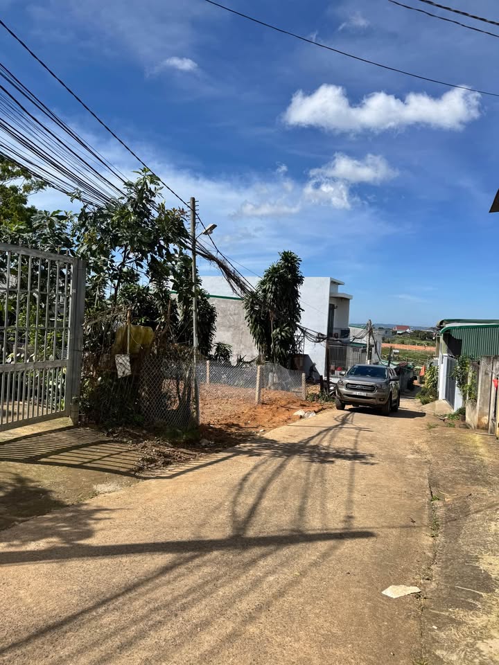 Lô đất Hiệp Thạnh, Đức Trọng 220m² giá 3.x tỷ - Đất bằng phẳng, gần trung tâm!