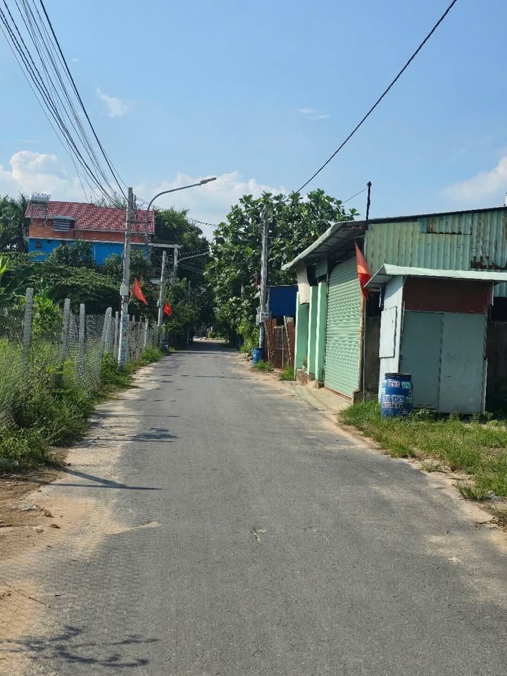 Đất nền Lai Uyên 150m² giá 1.3 tỷ - Sổ đỏ chính chủ, dân cư đông đúc!