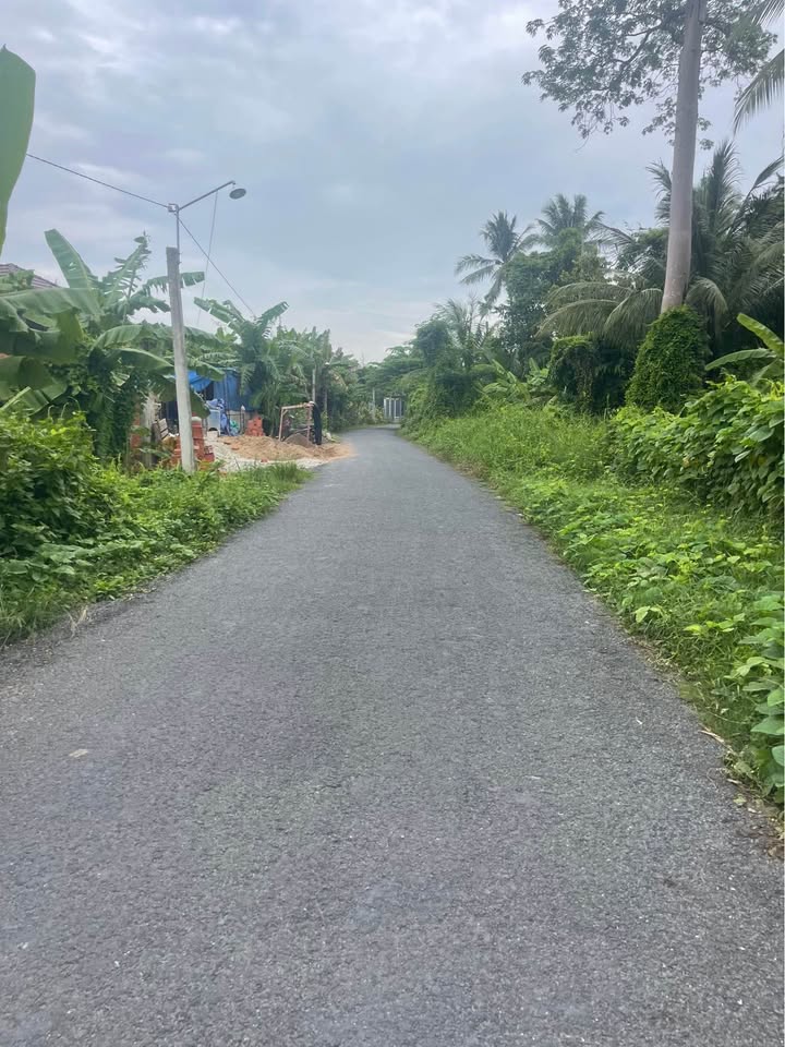 Đất nền Long Hồ Vĩnh Long 1645m² giá 4.606 tỷ - Mặt tiền đường Nguyễn Thị Nhỏ, đầu tư sinh lời!