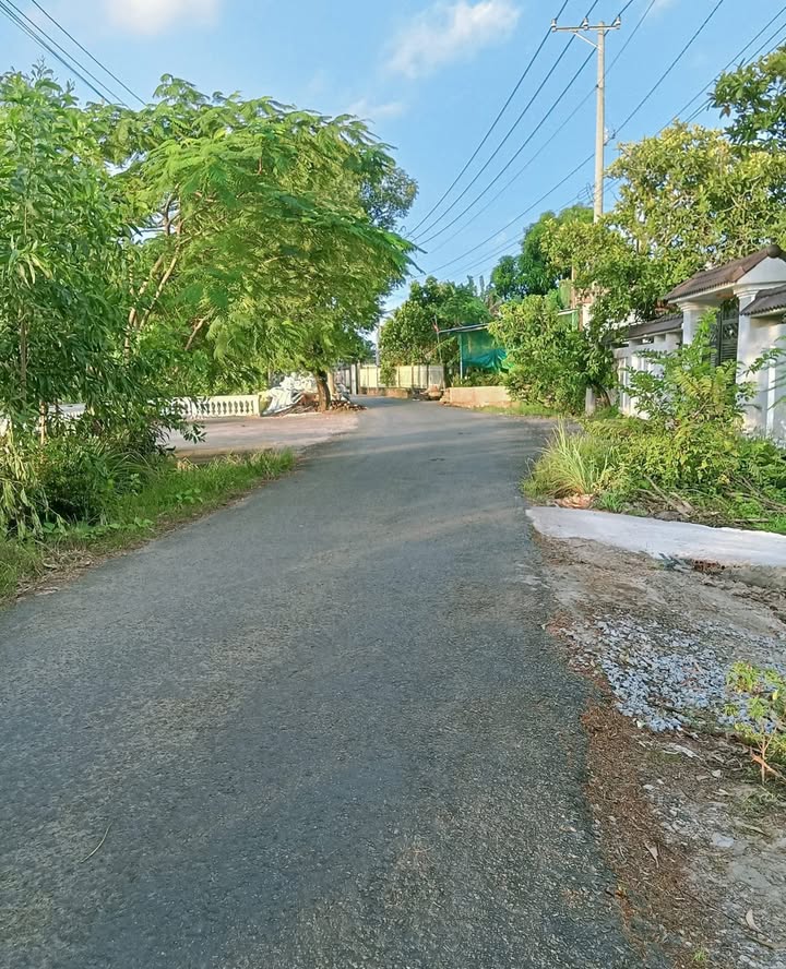 Đất thổ cư 140m² đường Nguyễn Văn Lang, Cà Mau - Giá 650 triệu, sổ hồng riêng!