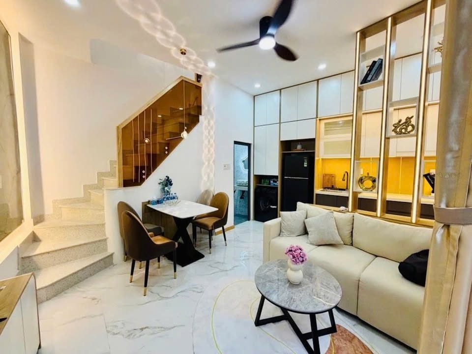 Nhà mới 2 tầng Nguyễn Hữu Cảnh Bình Thạnh 26m² giá 4 tỷ - Full nội thất ngay Landmark 81!