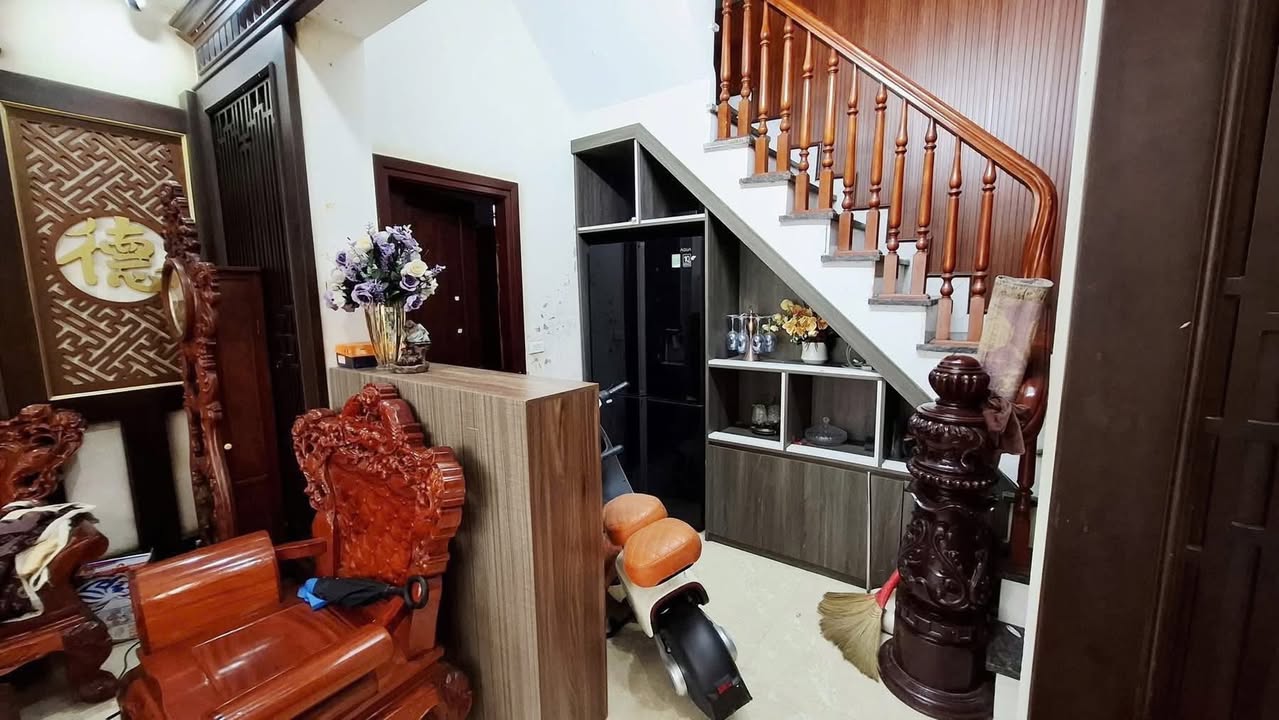 Nhà cho thuê 3 tầng Ngô Văn Sở 6.5 triệu - Đầy đủ nội thất, sẵn sàng ở ngay!